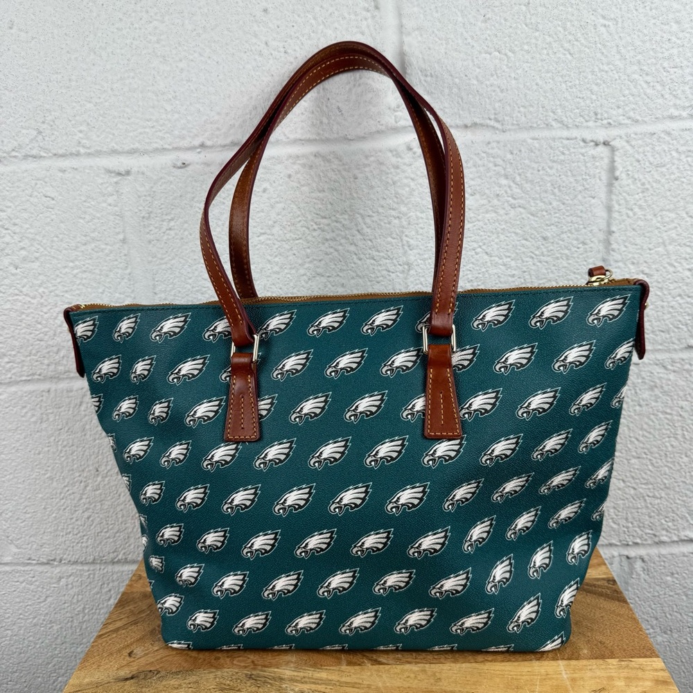 Dooney & Bourke NFL Philadelphia Eagles Large Zip Tote Bag Green Logo Print - Picture 5 of 13